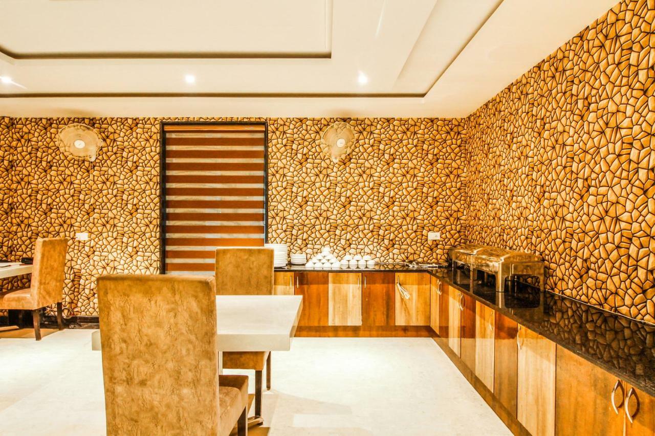 Hotel The Vegas Delhi Airport- A Boutique Hotel New Delhi Extérieur photo