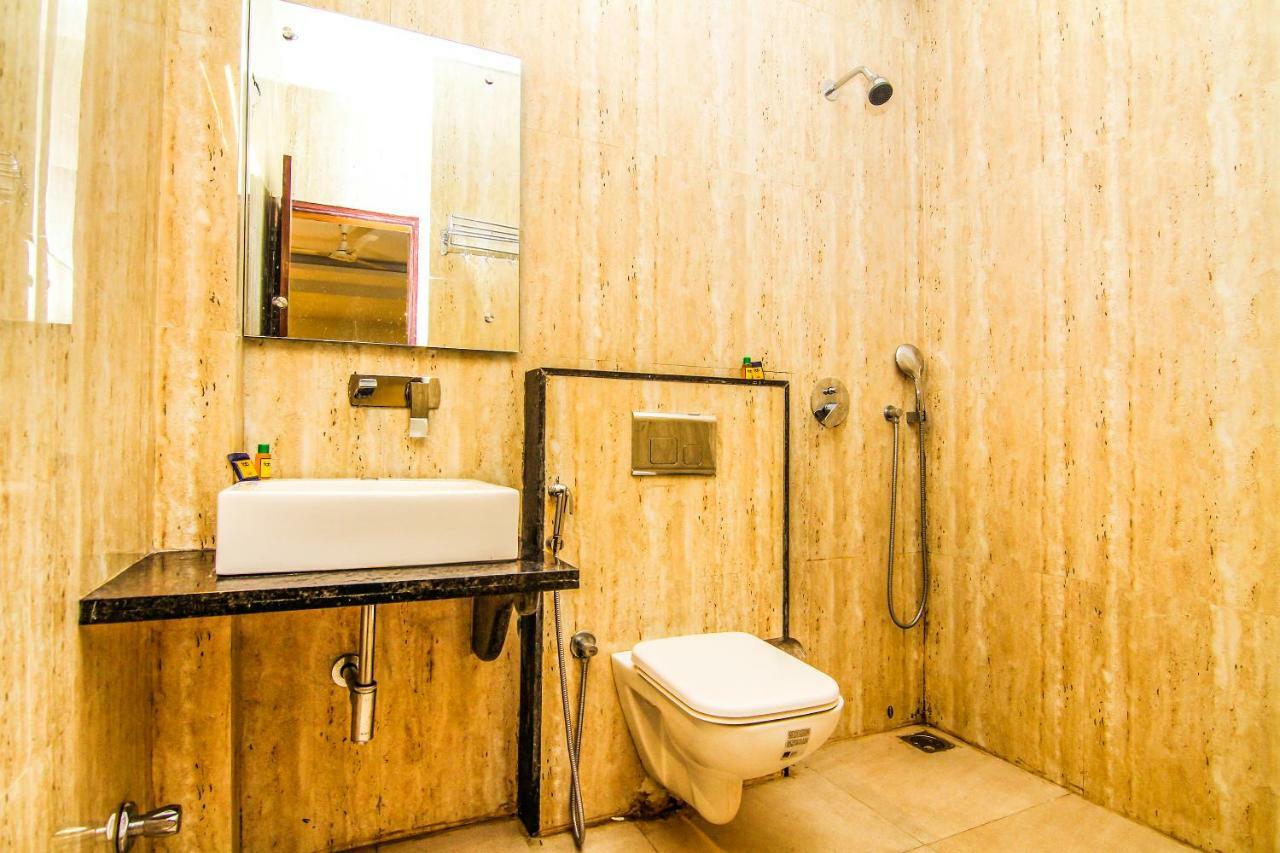 Hotel The Vegas Delhi Airport- A Boutique Hotel New Delhi Extérieur photo