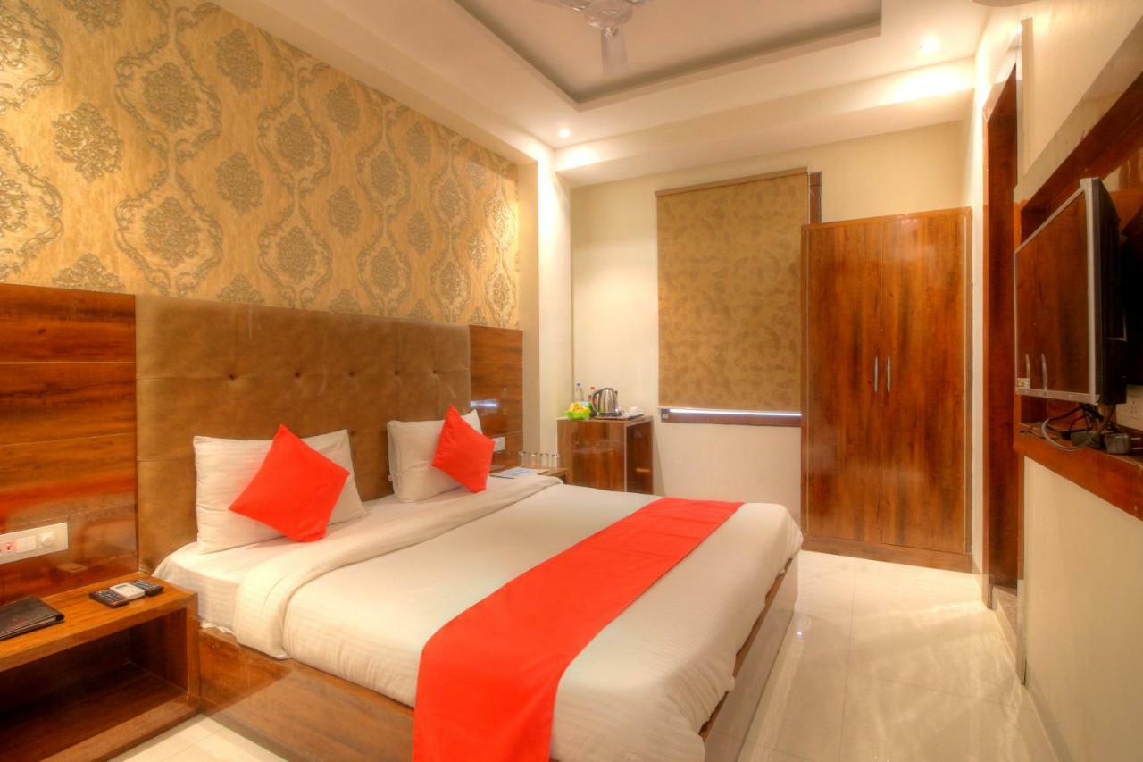 Hotel The Vegas Delhi Airport- A Boutique Hotel New Delhi Extérieur photo