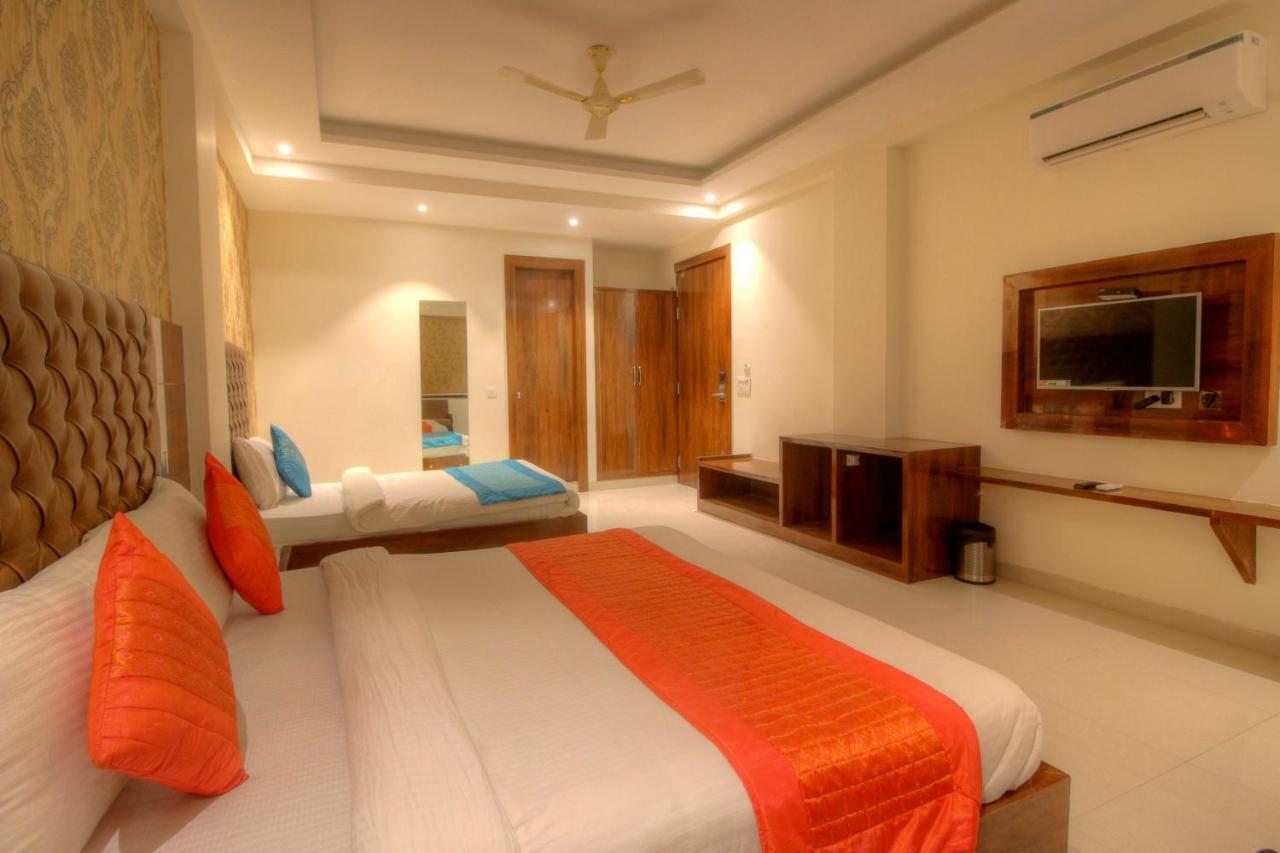 Hotel The Vegas Delhi Airport- A Boutique Hotel New Delhi Extérieur photo