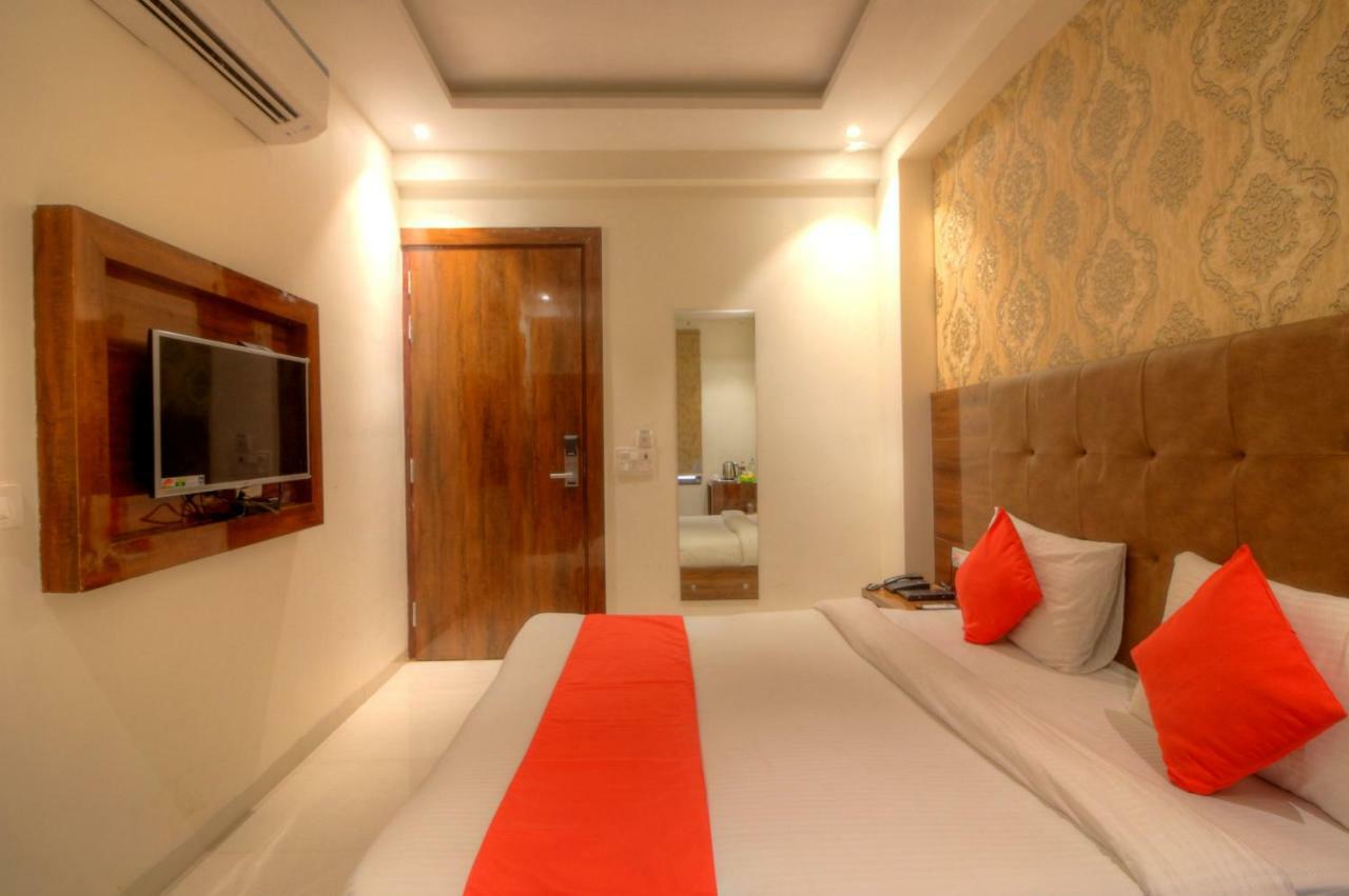 Hotel The Vegas Delhi Airport- A Boutique Hotel New Delhi Extérieur photo