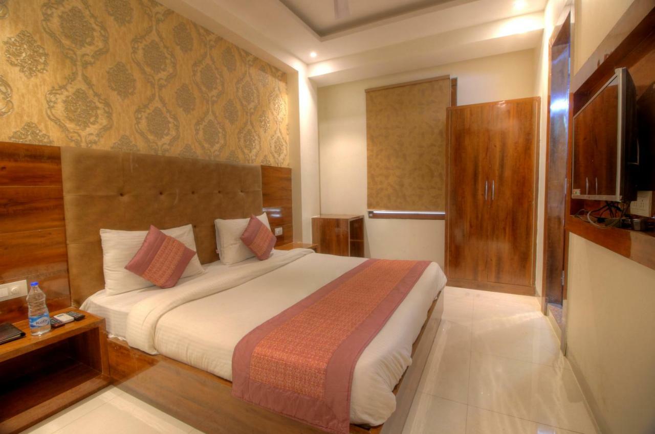 Hotel The Vegas Delhi Airport- A Boutique Hotel New Delhi Extérieur photo