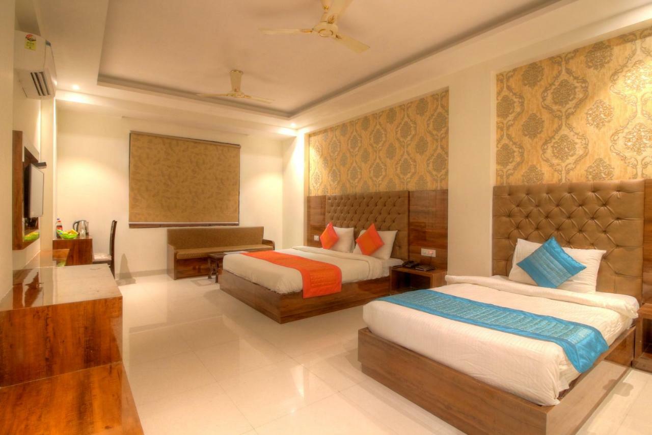 Hotel The Vegas Delhi Airport- A Boutique Hotel New Delhi Extérieur photo