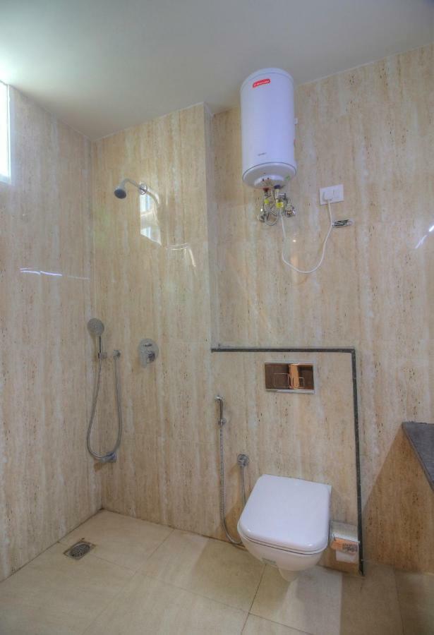 Hotel The Vegas Delhi Airport- A Boutique Hotel New Delhi Extérieur photo