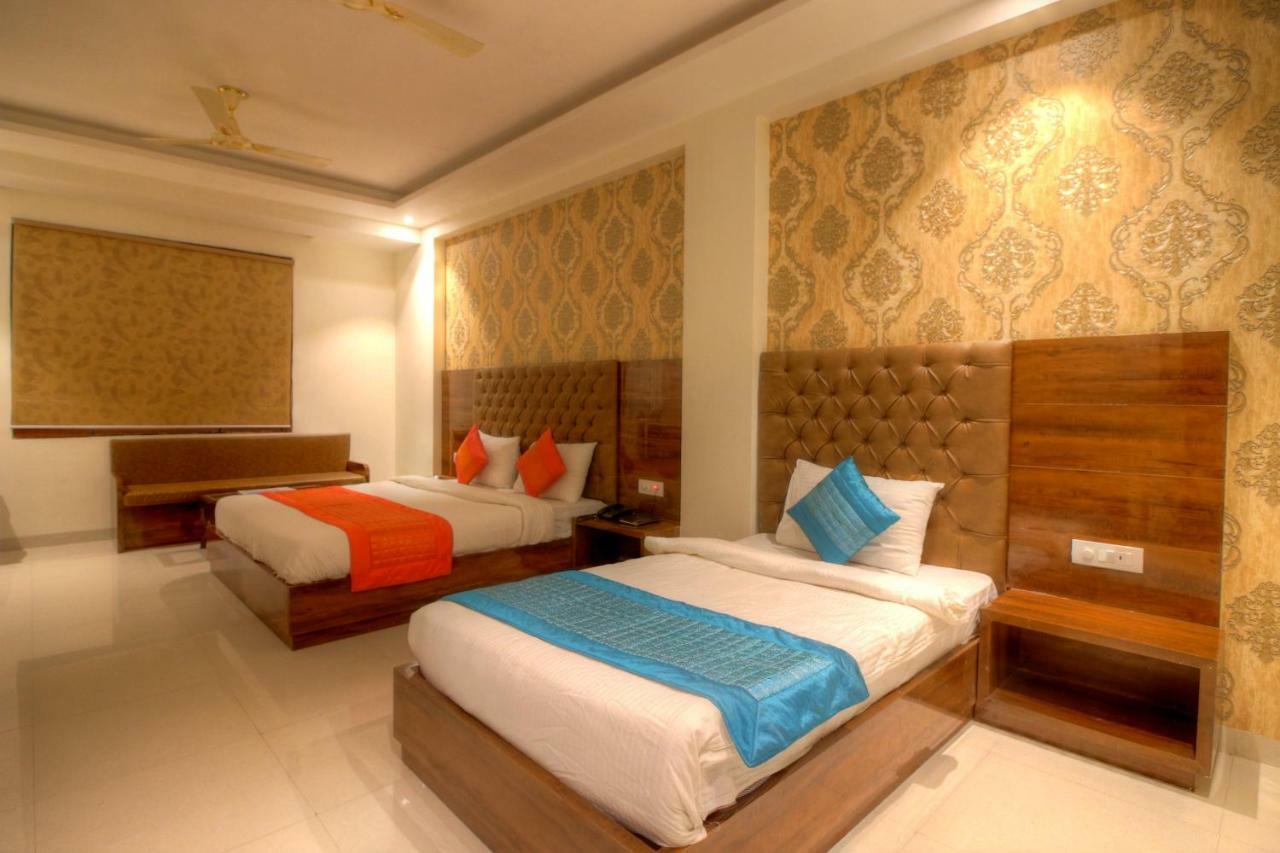 Hotel The Vegas Delhi Airport- A Boutique Hotel New Delhi Extérieur photo