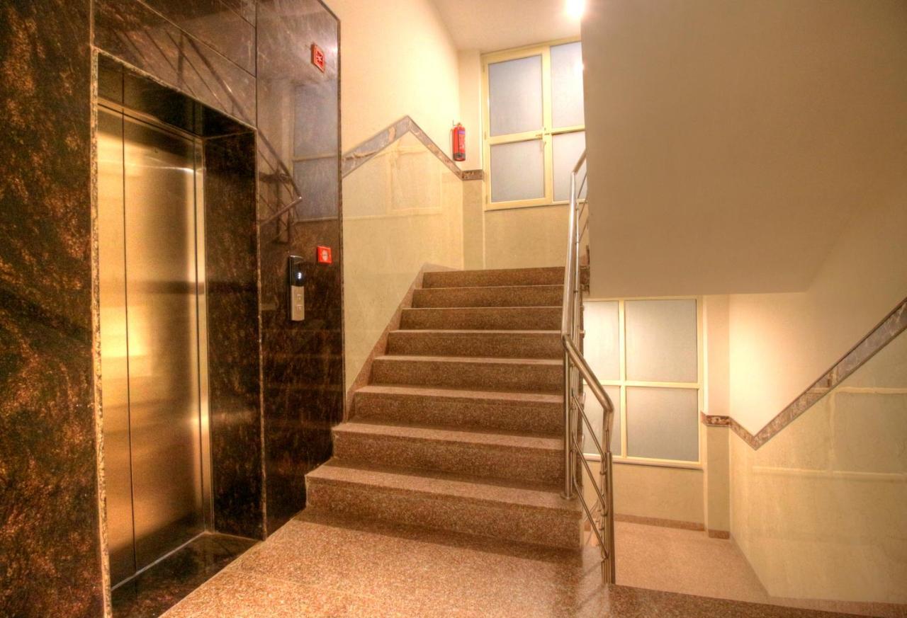 Hotel The Vegas Delhi Airport- A Boutique Hotel New Delhi Extérieur photo