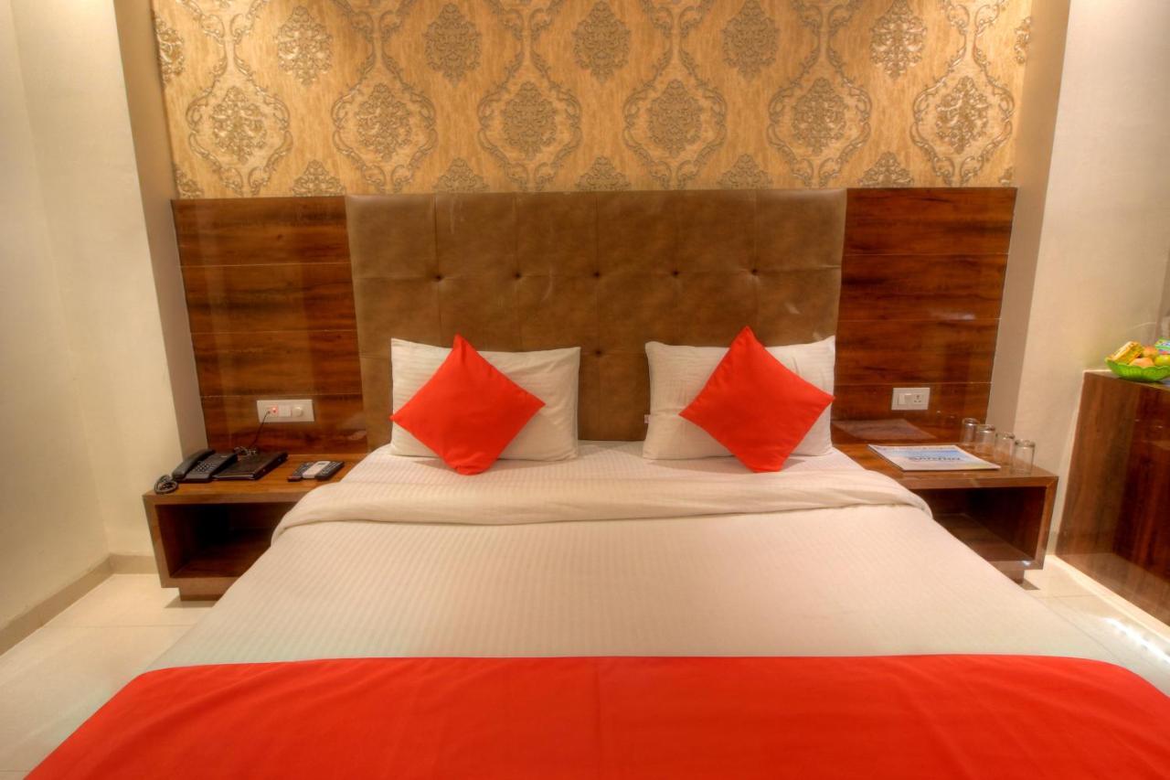 Hotel The Vegas Delhi Airport- A Boutique Hotel New Delhi Extérieur photo
