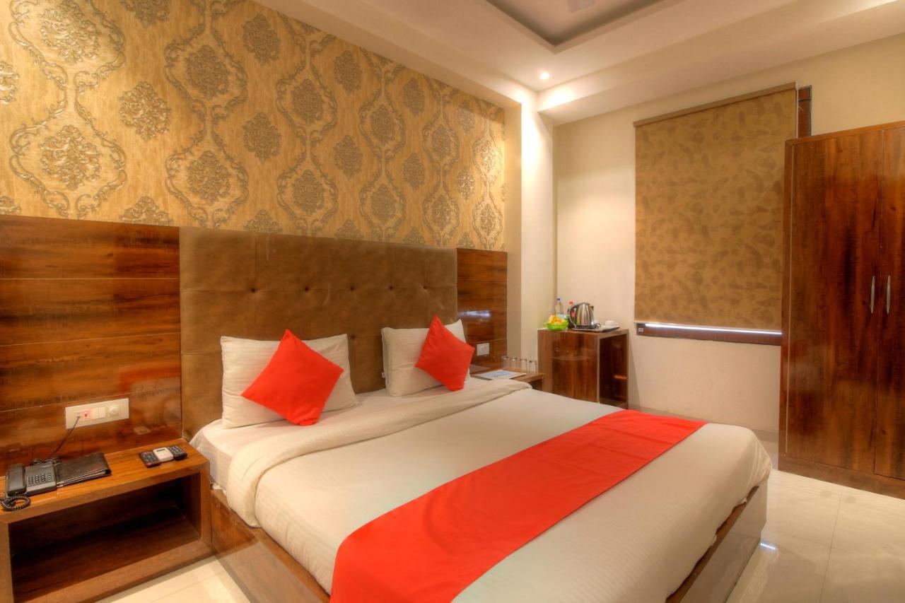 Hotel The Vegas Delhi Airport- A Boutique Hotel New Delhi Extérieur photo